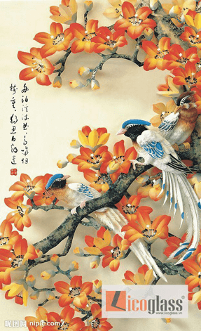 và thành công.
Mẫu tranh kính khắc chim hỷ tước, là một loài chim may mắn vô cùng, được coi là biểu tượng của sự cát tường. Nó thích hợp để đặt trong phòng khách để mang lại bình an, tài lộc cho gia đình. Ngoài ra, tranh này cũng phù hợp để treo ở nơi làm việc với mong muốn gây ấn tượng tốt, thu hút khách hàng và đạt được thành công.